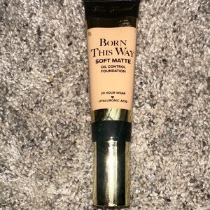 Too Faced Born This Way Soft Matte Foundation - Tan